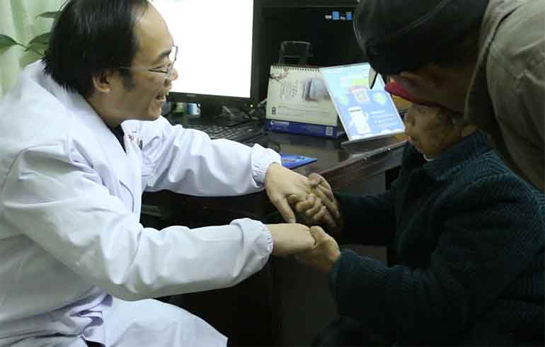 致敬偉大改革｜對話40年，講述身邊的健康故事（第三集）——有了新農合，看病不再愁