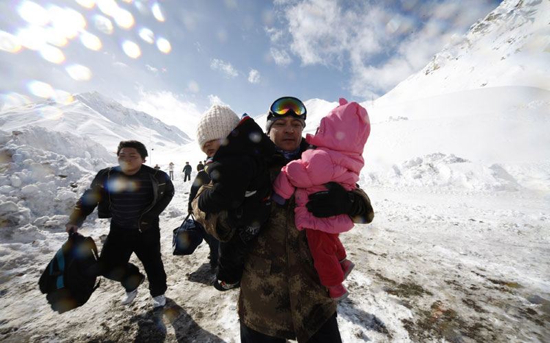 李翔作品：新疆軍區塔城、阿勒泰地區特大暴雪災害救災紀實