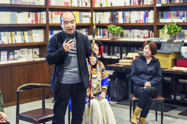 劉文濤：通過對每件兵器的復制，我們了解兵器造型與兵器制作的手藝，實現與古人的對話。