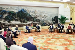 韓正會見中俄友好、和平與發展委員會第十四次全體會議與會代表