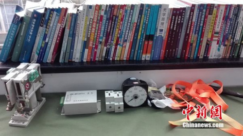 周勇工作室的一角。中新網 邱宇 攝