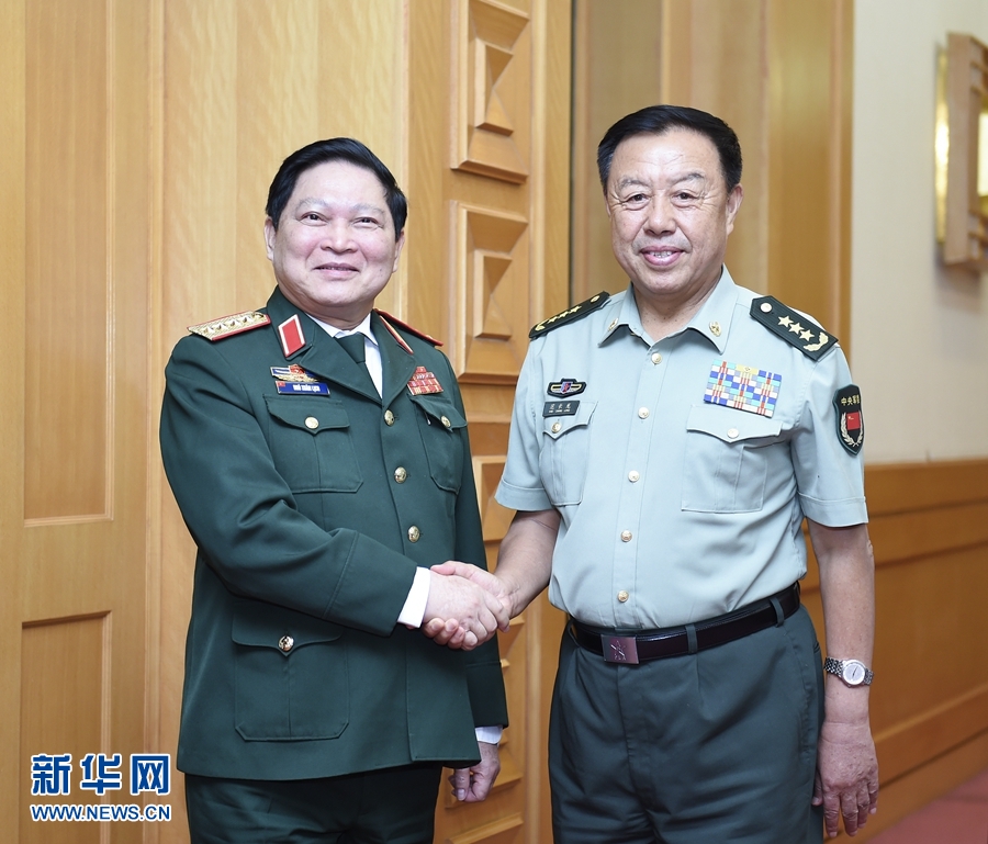 8月29日，中共中央政治局委員、中央軍委副主席范長龍在北京會見越南共產黨中央政治局委員、國防部長吳春歷。 新華社記者張領攝