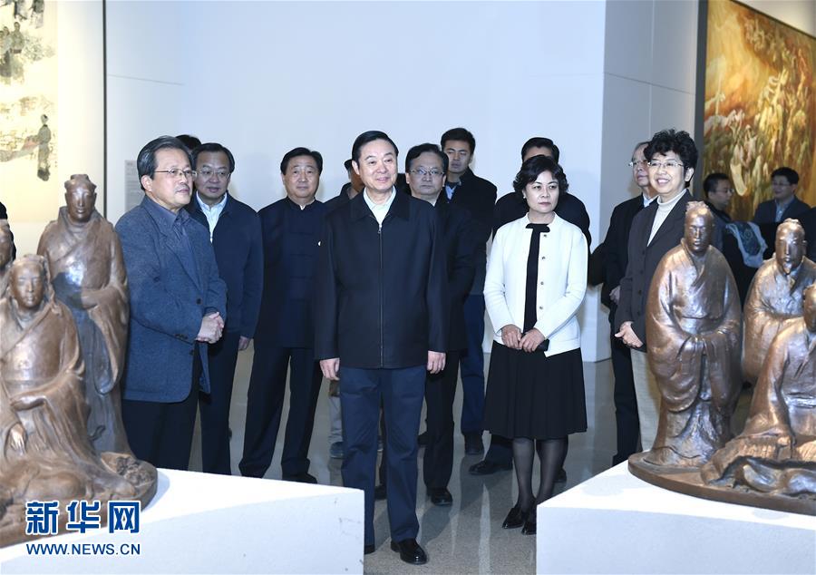 12月6日，中共中央政治局委員、中央書記處書記、中宣部部長劉奇葆在北京參觀中華文明歷史題材美術創作工程入選作品展覽。 新華社記者張領攝