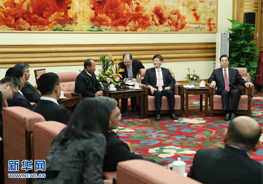 12月27日，中共中央政治局委員、中央政法委書記孟建柱在北京集體會見出席湄公河流域執法安全合作機制成立五周年部長級會議的各國代表團團長。新華社記者 王曄 攝 