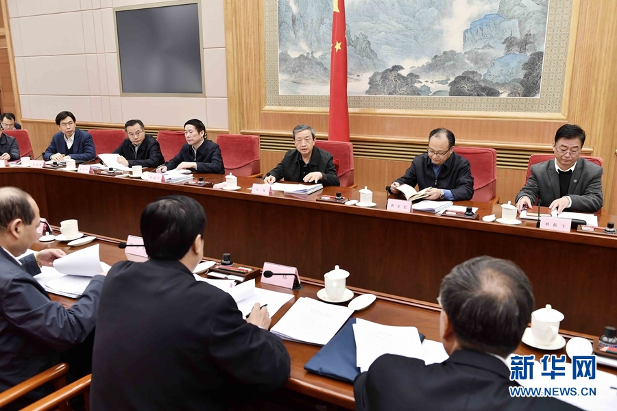 1月20日，國務院農民工工作領導小組第五次全體會議在北京召開。中共中央政治局委員、國務院副總理馬凱主持會議并講話。 新華社記者 李濤攝