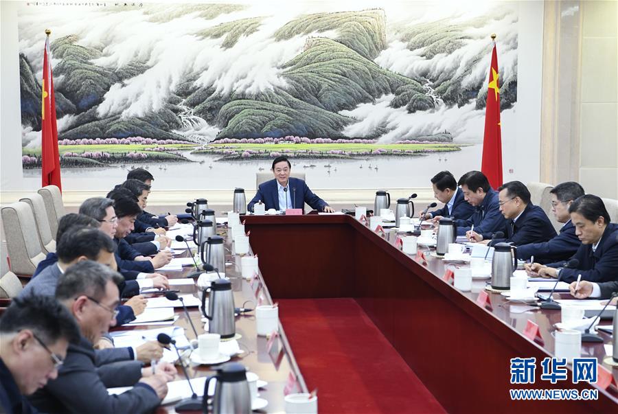 2月24日，中共中央政治局委員、中央書記處書記、中宣部部長劉奇葆出席國家高端智庫理事會擴大會議。 新華社記者 張領 攝