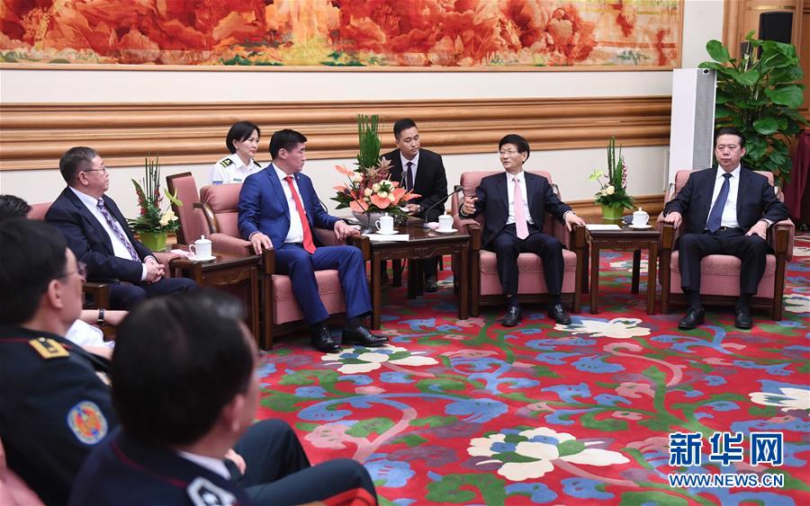 5月8日，中共中央政治局委員、中央政法委書記孟建柱在北京中南海會見蒙古國法律內務部部長賓巴朝格特。 新華社記者 張鐸 攝