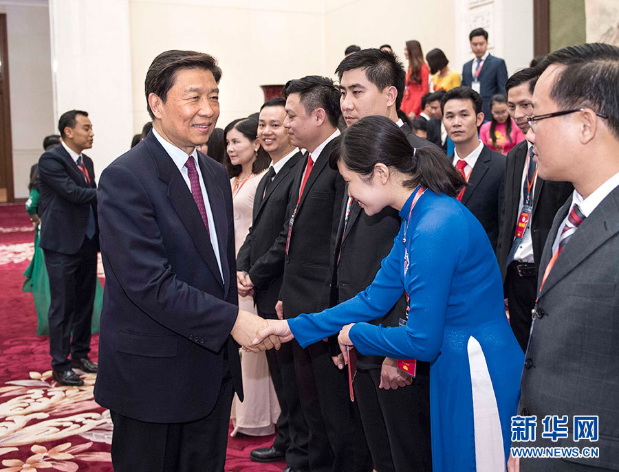 5月22日，中共中央政治局委員、國家副主席李源潮在北京會見越南胡志明共青團中央書記處第一書記黎國鋒率領的越南青年代表團。 新華社記者李濤 攝