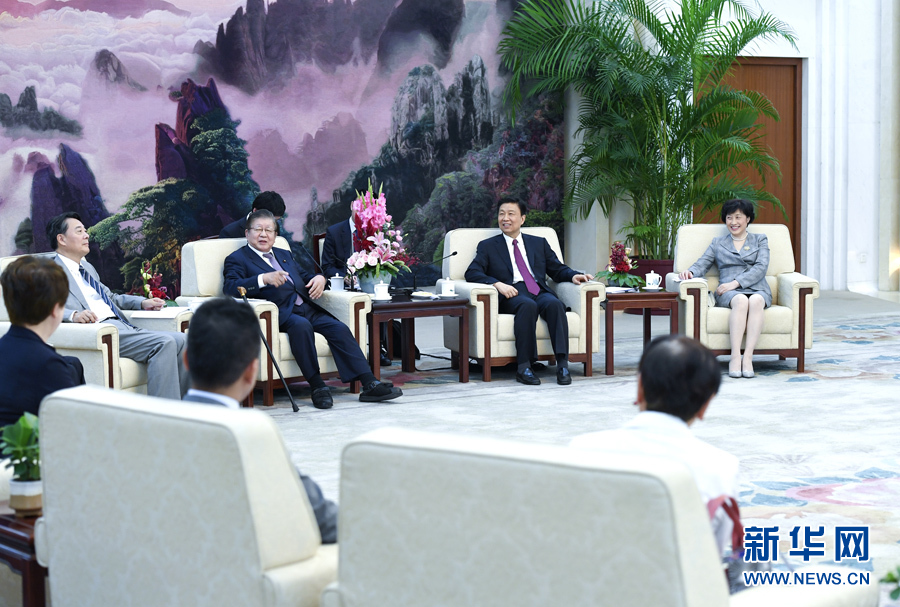 9月20日，國家副主席李源潮在北京會見由黨的最高顧問、前眾議長橫路孝弘率領的日本民進黨政治家代表團。 新華社記者 張領 攝 