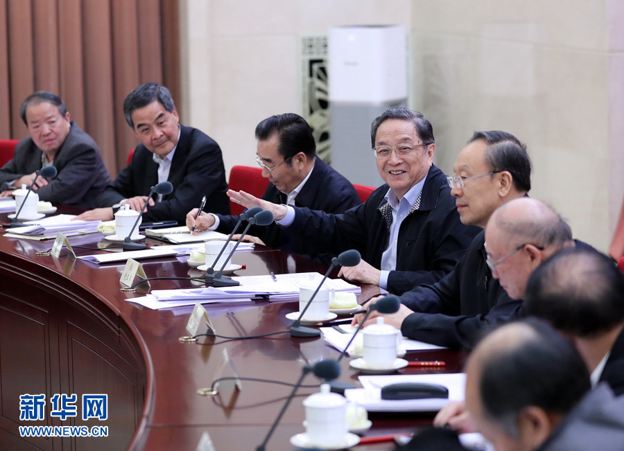 11月16日，全國政協在北京召開第75次雙周協商座談會，圍繞“推進糧食定價機制、補貼政策和收儲制度改革”建言獻策。全國政協主席俞正聲主持會議并講話。新華社記者 鞠鵬 攝