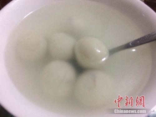 資料圖：湯圓煮制后，表面比元宵光滑，湯水相對清澈。 <a target='_blank'  ><p  align=