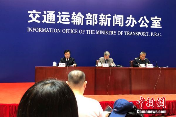 交通運輸部6月份例行新聞發布會現場。 程春雨 攝