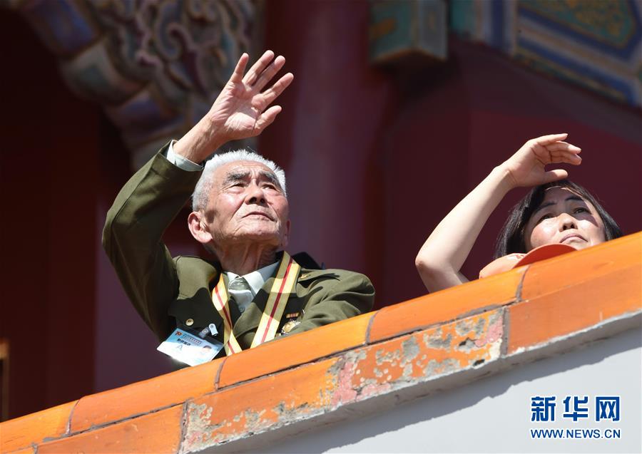 （新華全媒頭條·強軍思想引領新征程·圖文互動）（3）那一刻，我們光榮接受檢閱
