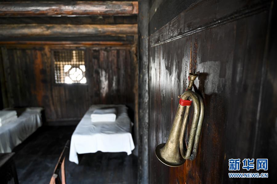 （壯麗70年·奮斗新時代——記者再走長征路·圖文互動）（4）手捧棉被憶紅軍：走了那么多年，我們都念他們的好