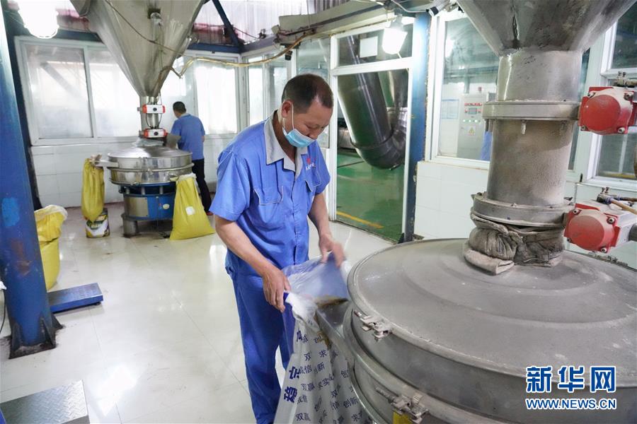 （在習近平新時代中國特色社會主義思想指引下——新時代新作為新篇章·總書記關心的百姓身邊事·圖文互動）（2）大污染變身“大寶藏”：治理畜禽糞污，他們這樣干！