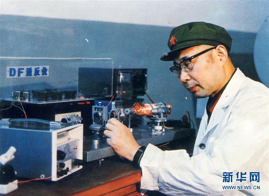 （愛國情 奮斗者·圖文互動）（2）永不停轉的“陀螺”——追記中國工程院院士、國防科技大學教授高伯龍