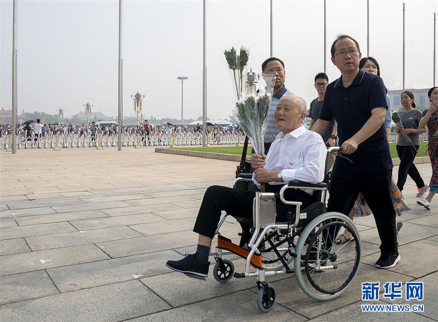 （壯麗70年·奮斗新時代——共和國榮光）（2）張富清：緊跟黨走，做黨的好戰士
