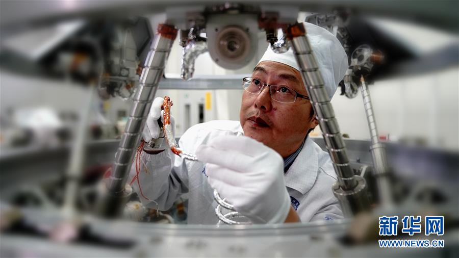 （德耀中華·圖文互動）（1）王曙群：“腳踏實地、仰望星空”的大國工匠