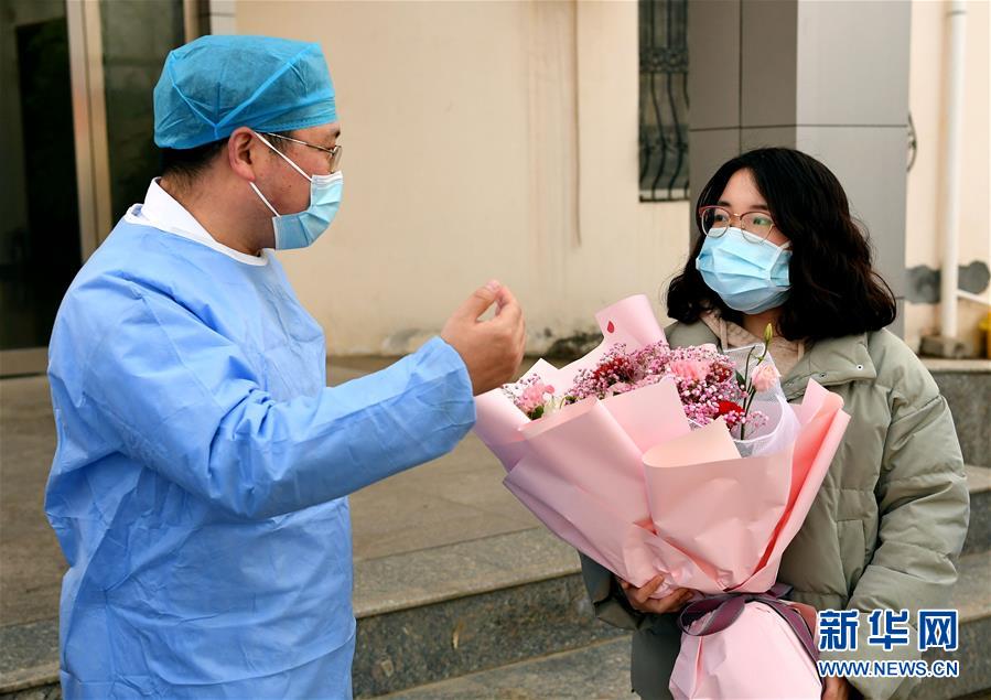 （聚焦疫情防控·圖文互動）（3）女研究生在縣級醫院治愈：“我能挺過來，其他人也可以”