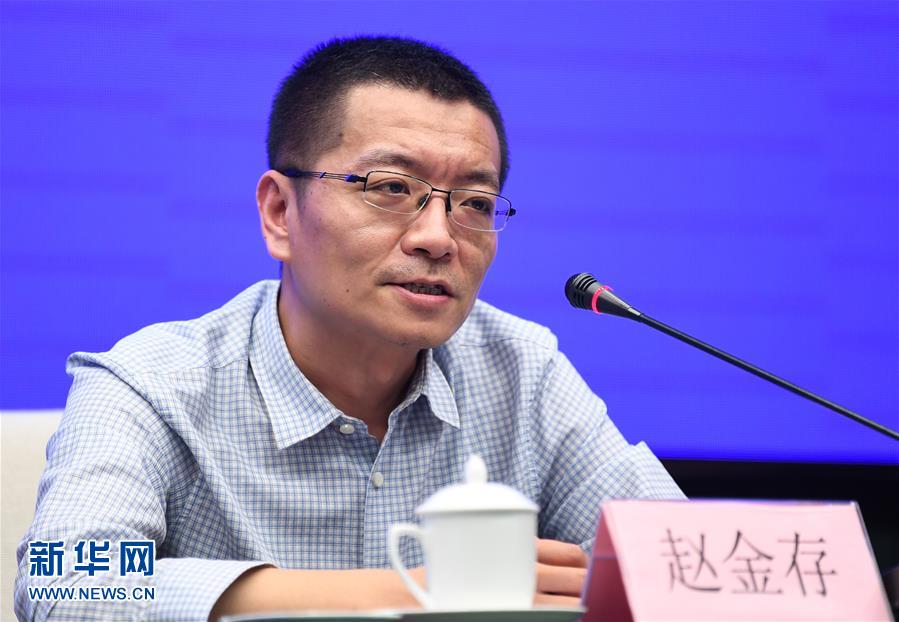 （聚焦疫情防控·圖文互動）（2）鐘南山、李蘭娟院士團隊從新冠肺炎患者糞便中分離出病毒
