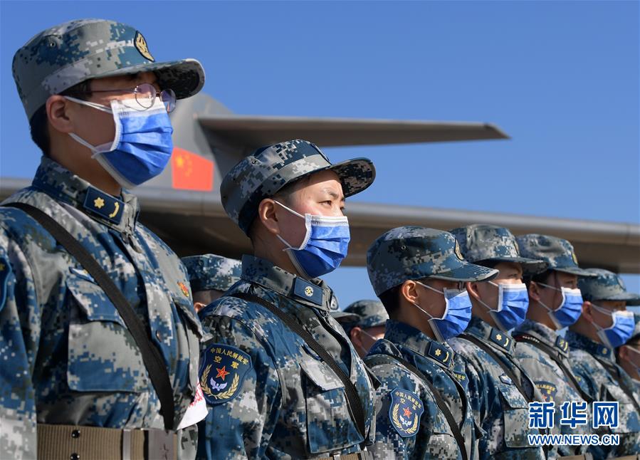 （聚焦疫情防控·圖文互動）（10）空軍第四次向武漢大規?？者\醫療隊員和物資