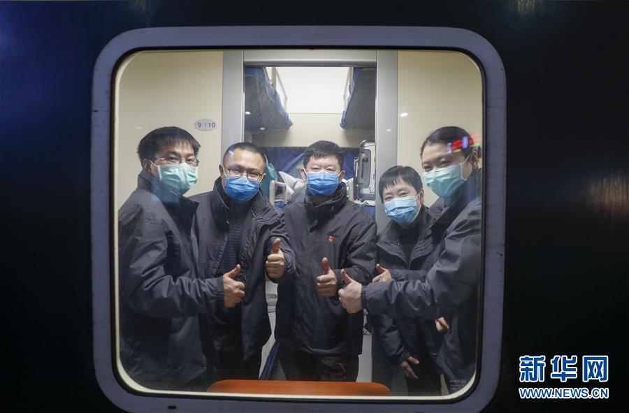 （聚焦疫情防控·對口支援19省份在奮戰·圖文互動）（1）“當我們摘下口罩，看到彼此勝利的微笑”——重慶對口支援孝感市抗擊疫情紀實