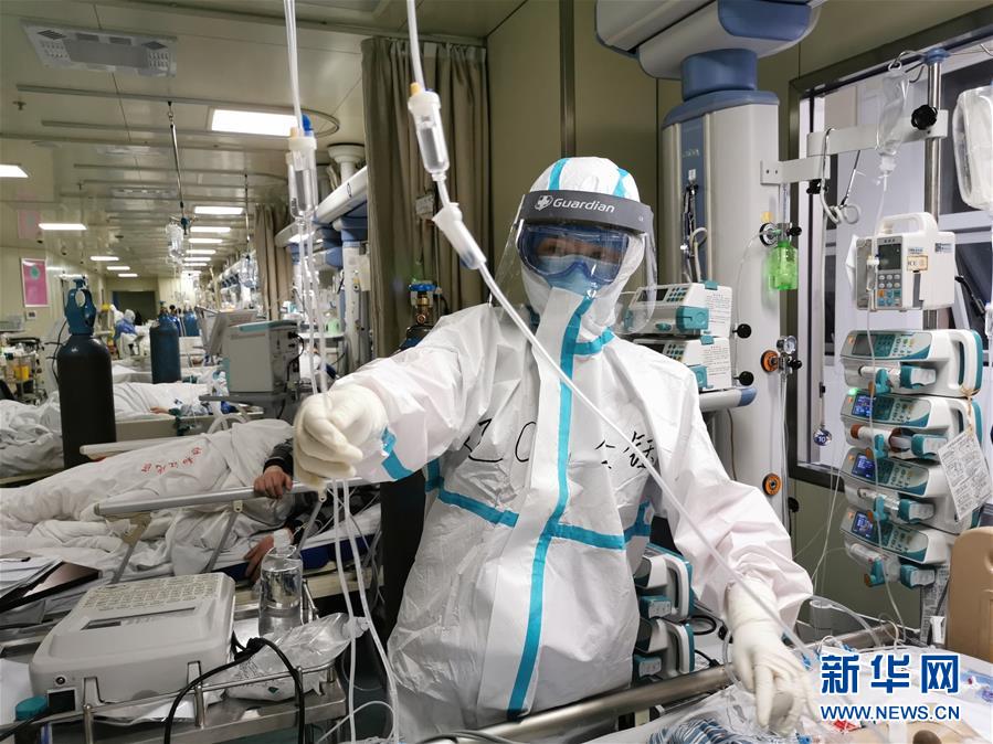 （一線抗疫群英譜·圖文互動）（3）生命之光，溫暖“無面之交”——記抗疫一線重癥監護室90后護士金鈺 