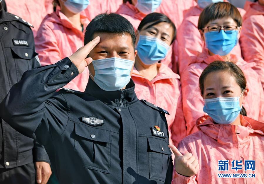 （習近平致敬的戰“疫”英雄·公安干警篇·圖文互動）（1）他們，抗疫一線鑄警魂