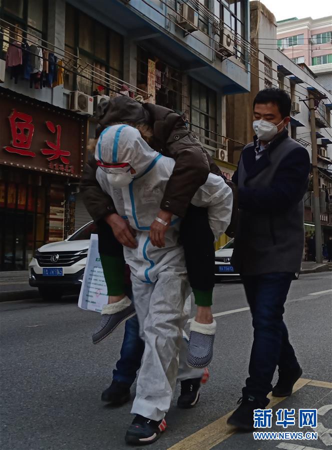 （習近平致敬的戰“疫”英雄·公安干警篇·圖文互動）（4）他們，抗疫一線鑄警魂