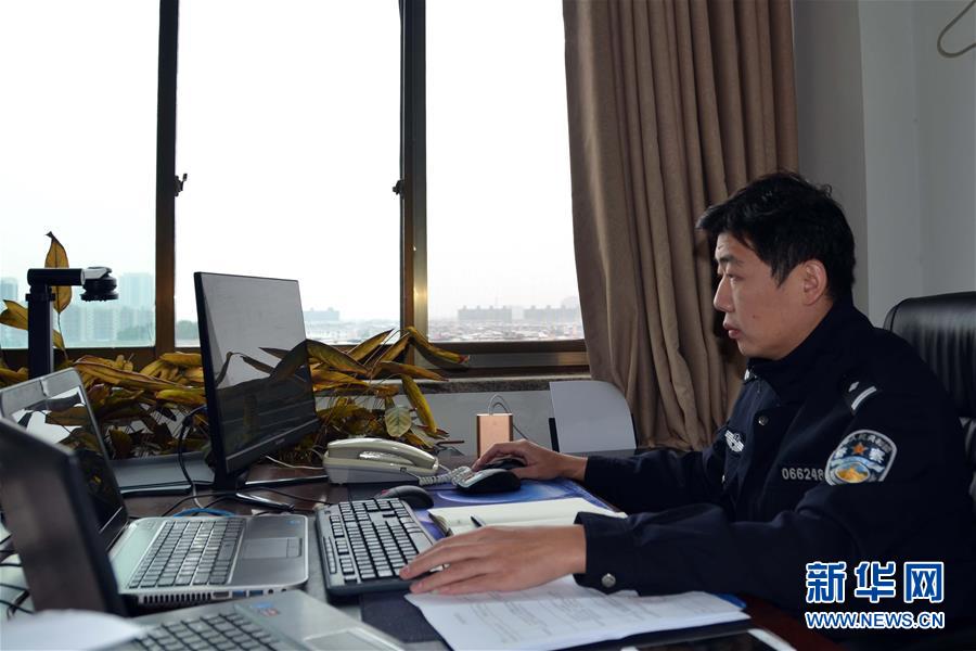 （習近平致敬的戰“疫”英雄·公安干警篇·圖文互動）（8）他們，抗疫一線鑄警魂