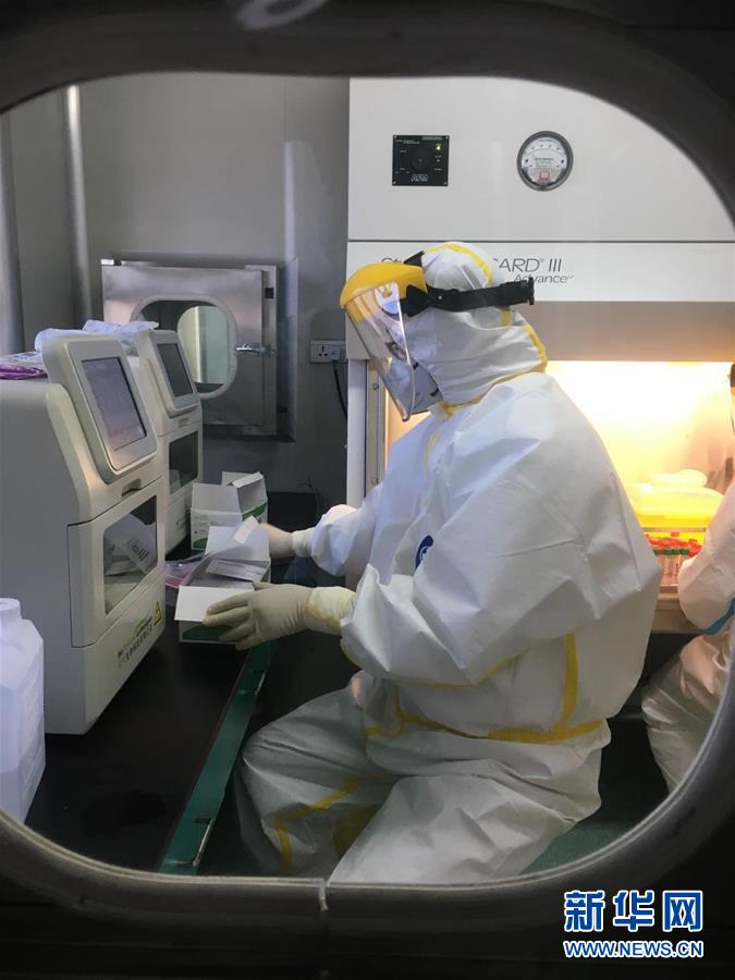 （一線抗疫群英譜·圖文互動）（2）山西檢測員伉儷：疫情不退，決不放松