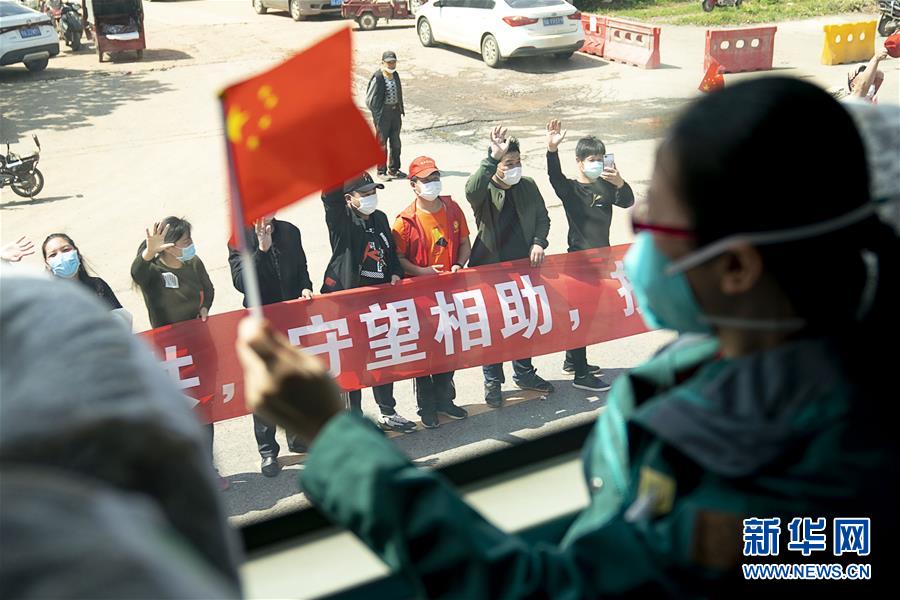 （聚焦疫情防控·圖文互動）（1）分秒必爭！一切為了治病救人——中國抗疫生命至上的生動實踐