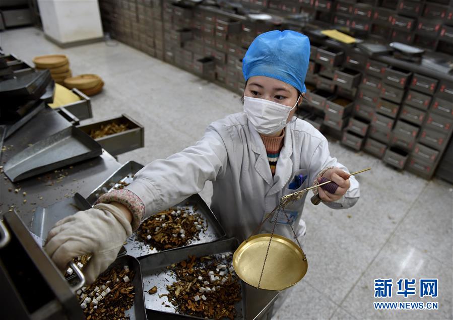 （聚焦疫情防控·圖文互動）（14）分秒必爭！一切為了治病救人——中國抗疫生命至上的生動實踐