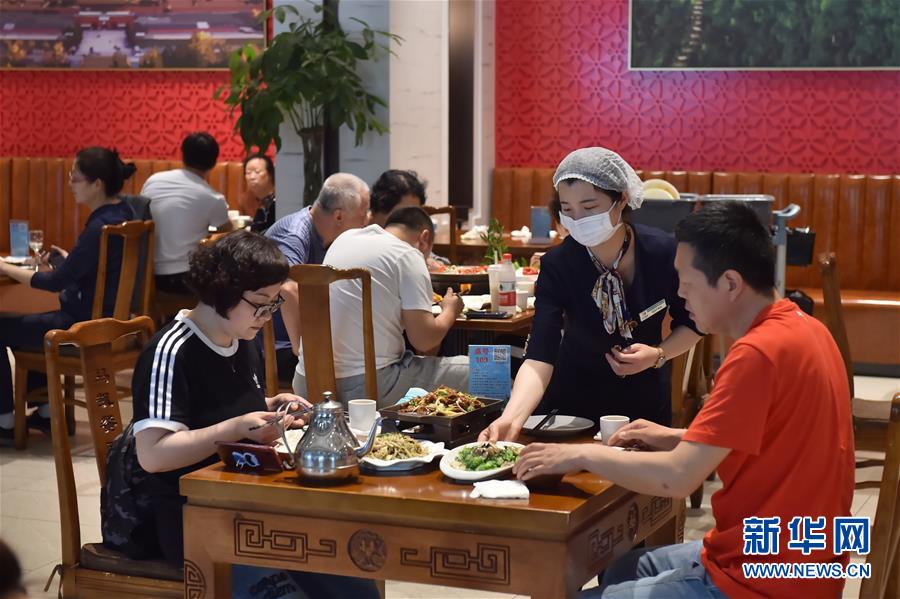 （圖文互動）（3）北京節日市場復工忙、人氣旺