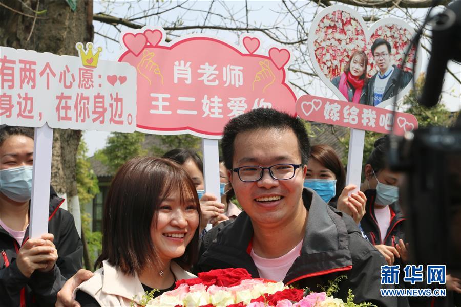 （新華全媒頭條·圖文互動）（12）“我看不見你的樣子，但我知道你是誰”——寫在國際護士節來臨之際