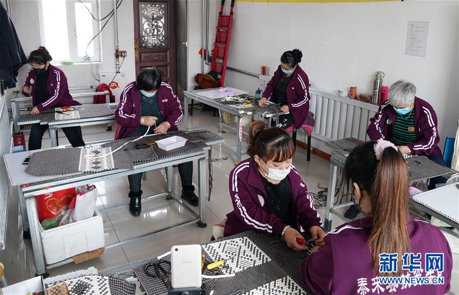 （在習近平新時代中國特色社會主義思想指引下——新時代新作為新篇章·習近平總書記關切事·圖文互動）（2）助你飛翔，擁抱陽光——助力殘疾人脫貧攻堅故事