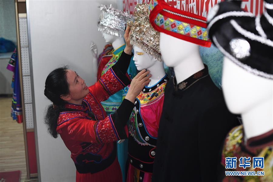 （兩會人物·圖文互動）（5）帶娃、賺錢兩不誤——一位農民工代表眼中的脫貧新工作
