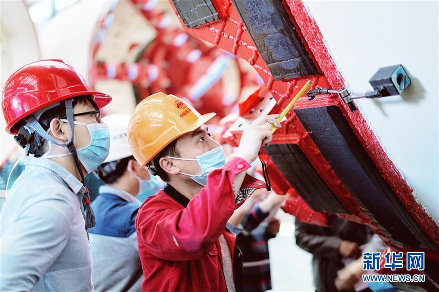 （在習近平新時代中國特色社會主義思想指引下——新時代新作為新篇章·習近平總書記關切事·圖文互動）（1）最有力的支撐，最堅決的攀登——記錄奮戰在復工復產一線的科技工作者