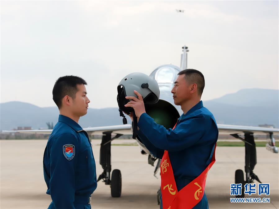 （圖文互動）（2）5290小時！中國空軍殲擊機飛行紀錄保持者光榮停飛