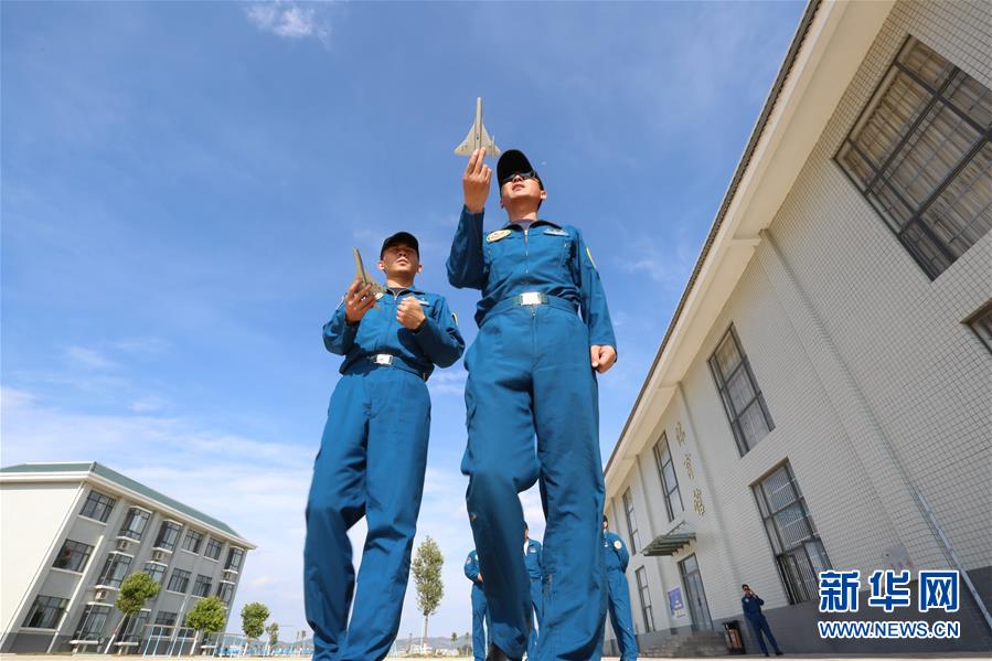 （圖文互動）（3）5290小時！中國空軍殲擊機飛行紀錄保持者光榮停飛