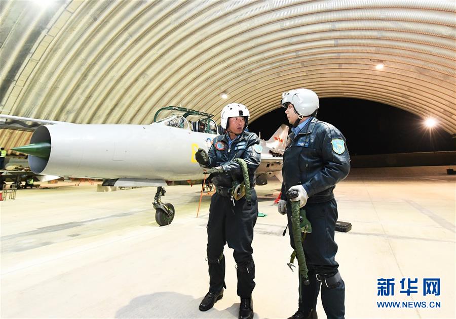 （圖文互動）（5）5290小時！中國空軍殲擊機飛行紀錄保持者光榮停飛