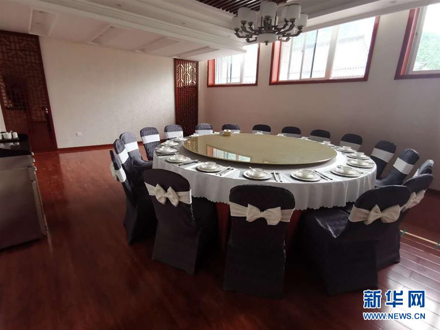 （新華視點·圖文互動）（7）學校建漂亮點本無錯，為何這所“豪華中學”讓人困惑？