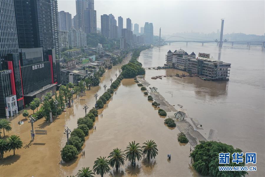 （防汛抗洪·圖文互動）（10）救援，在被洪水漫過的街巷之間——直擊重慶長江、嘉陵江抗洪一線