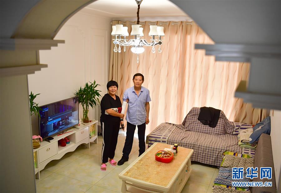 （走向我們的小康生活·圖文互動）（2）“樓上過日子，樓下賺票子”——來自陜西安康的易地扶貧搬遷一線觀察