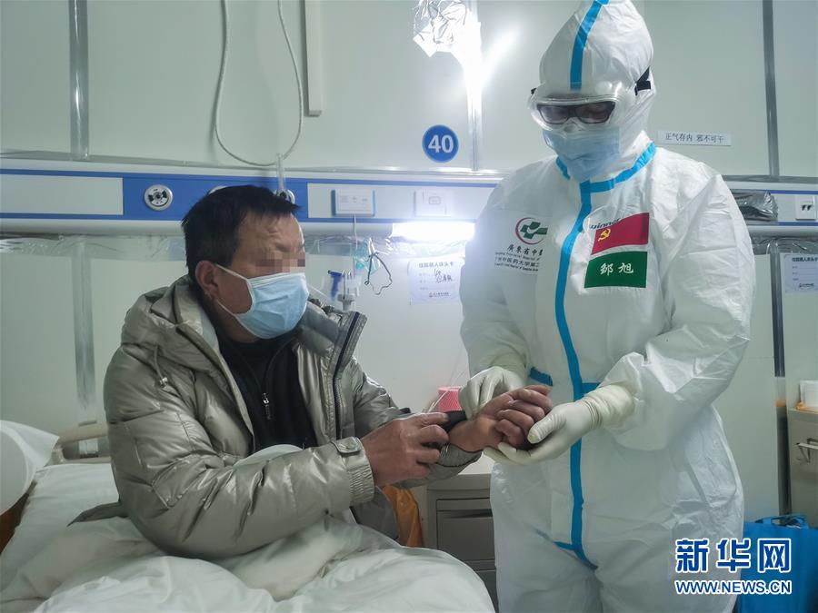 （抗疫一線醫務人員英雄群體·圖文互動）（2）合力護航生命之舟——遼寧、上海、廣東等醫療隊聯手決戰雷神山