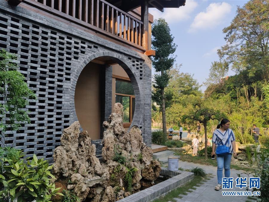 （走向我們的小康生活·圖文互動）（1）游客來了，小康近了——生態旅游引領湖北山區蝶變二三事