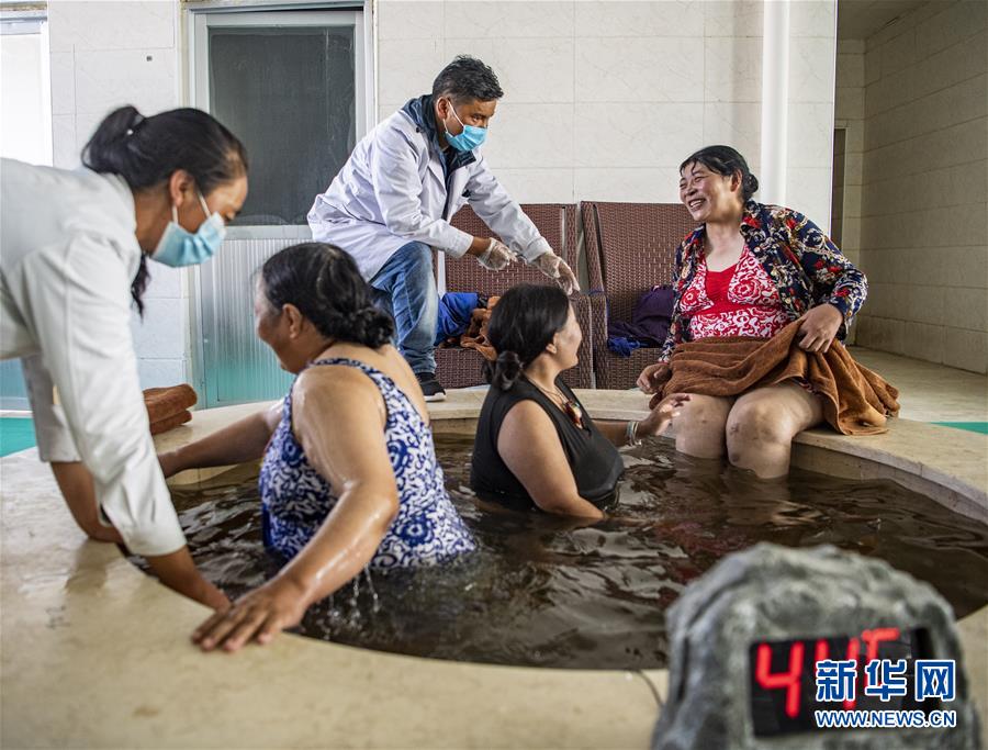 （新華全媒頭條·走向我們的小康生活·圖文互動）（10）扎西德勒，我們的新家園——西藏易地扶貧搬遷搬出幸福美好新生活