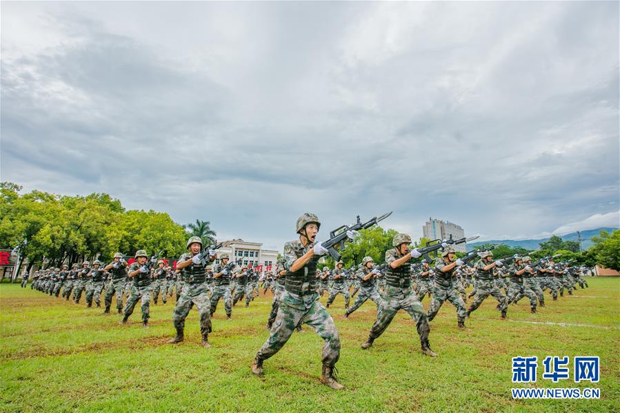 （在習近平強軍思想指引下·我們在戰位報告·圖文互動）（2）千里移防，鐵心跟黨走——南部戰區陸軍第75集團軍某紅軍旅政治建軍、練兵備戰記事