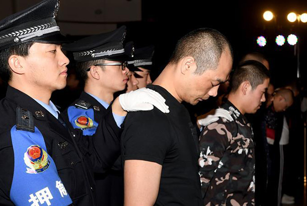 陜西省西安市新城區人民法院依法對韓某某等8人非法高利放貸、暴力討債涉黑一案公開宣判