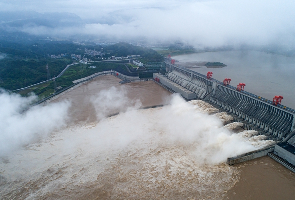 三峽水利樞紐迎戰建庫以來最大洪峰